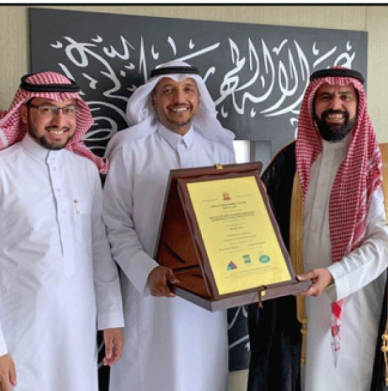 المهندس/عبدالاله المهنا يتسلم شهادة الأيزو 9001 لمكتب/ عبدالأله المهنا للاستشارات الهندسية عام 2019